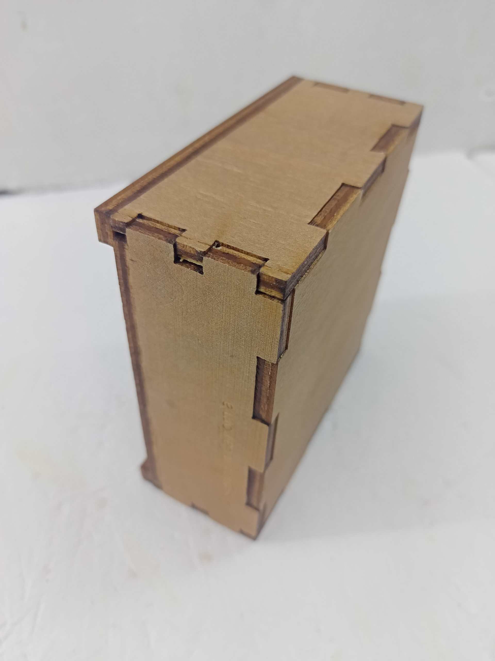 Коробка из дерева на заказ