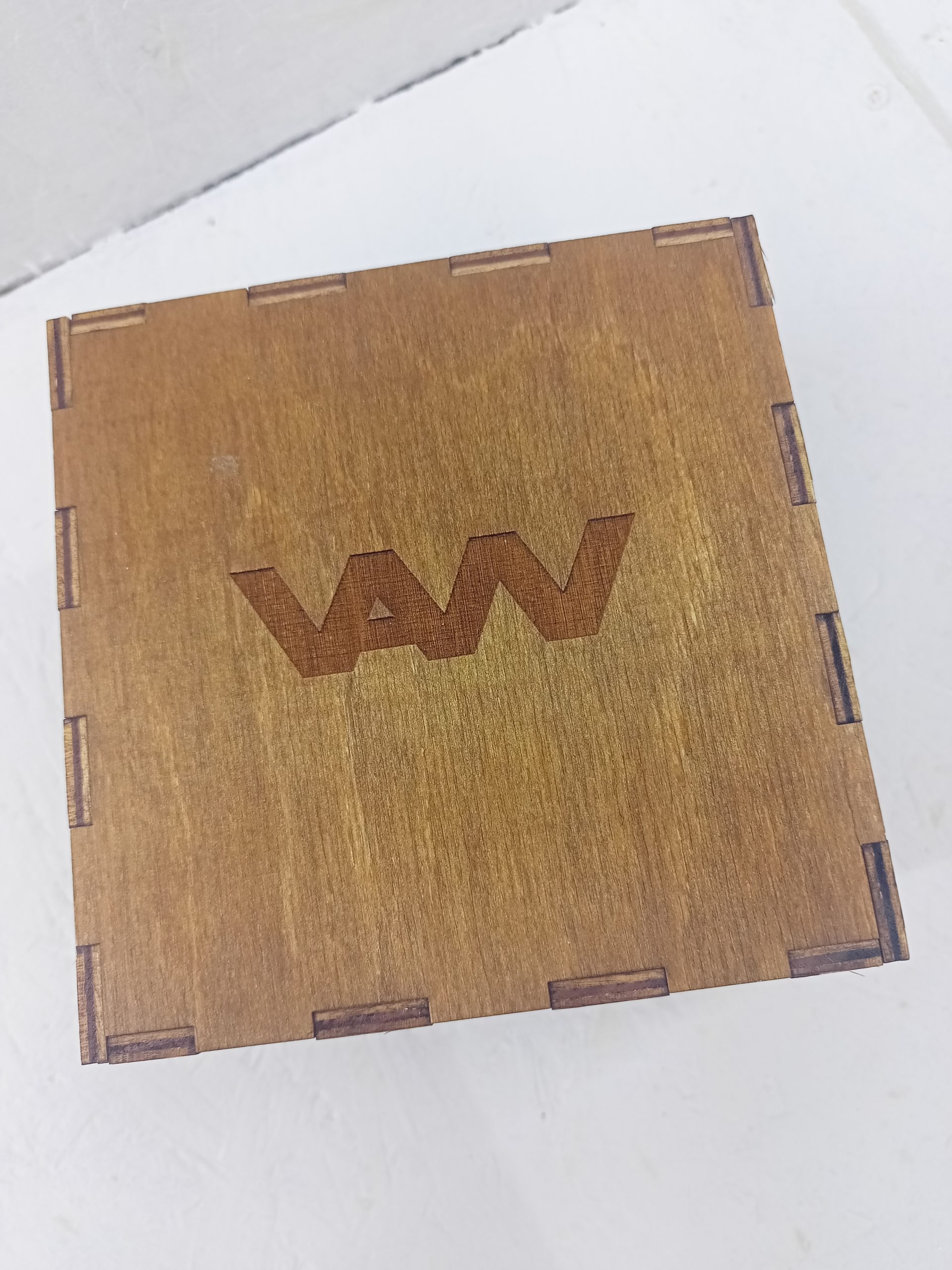 Коробка с лазерным логотипом